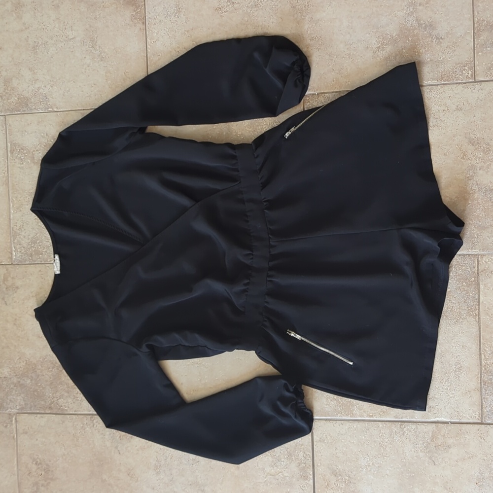 Black romper with pockets